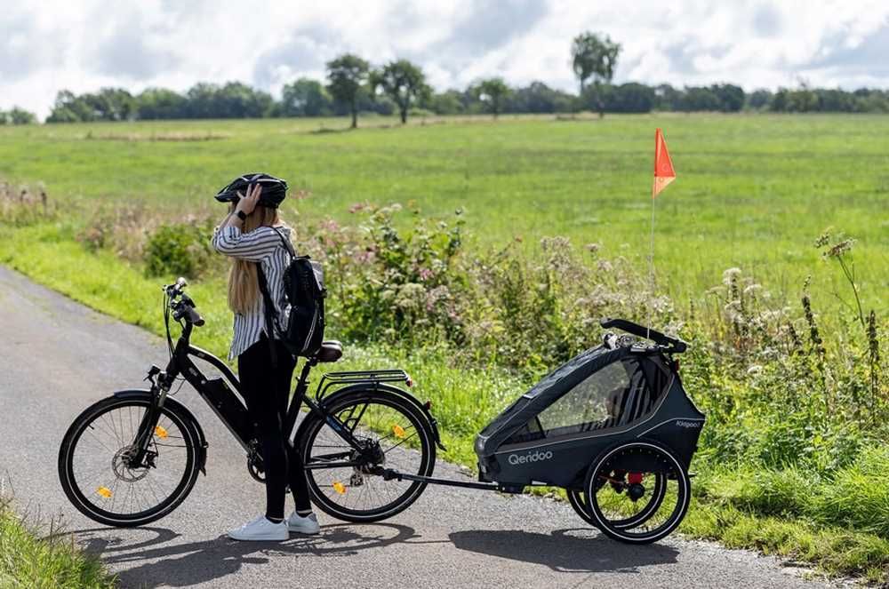 Qeridoo KidGoo 2 Navy Blue przyczepka rowerowa dla dwójki dzieci