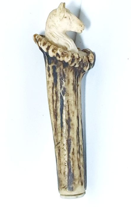 Invulgar antigo cabo de sobrinha/abre cartas... em chifre de veado