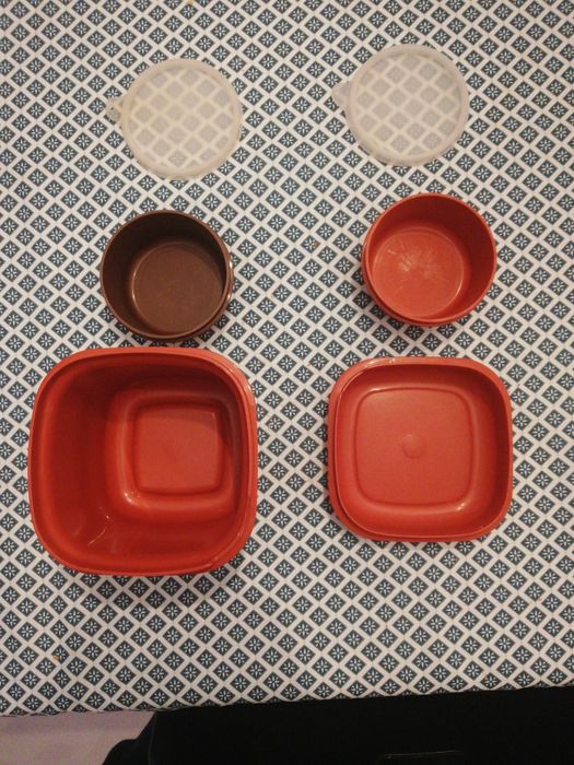 Vendo 3 recipientes Tupperware