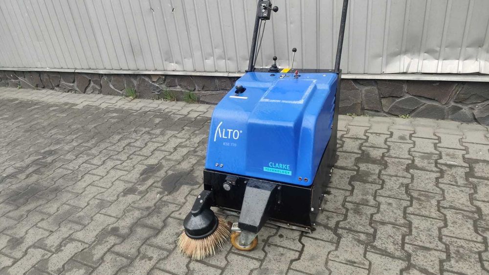 Profesjonalna bateryjna zamiatarka WAP KSE 770 Nilfisk Alto