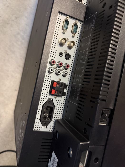 Monitor Nec V321 32 cale sprawny