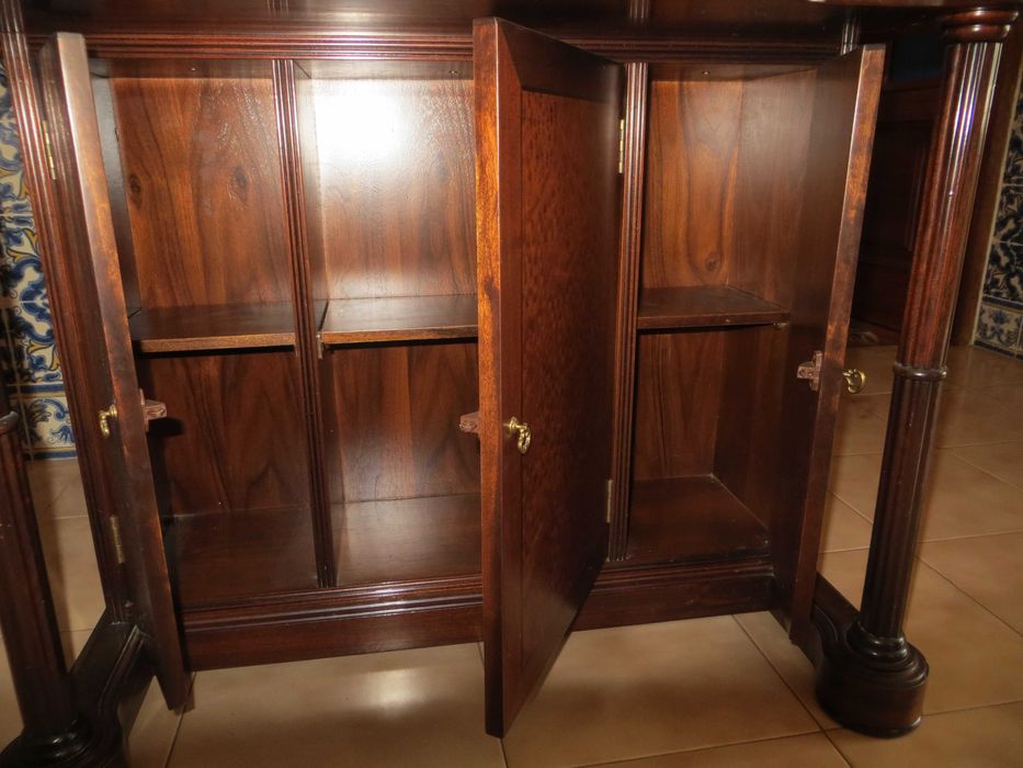 consola/aparador em cerejeira, como nova, com espelho