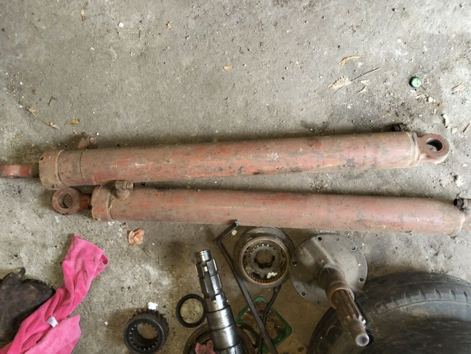 Гдроцеліндри до екскаватора ЮМЗ