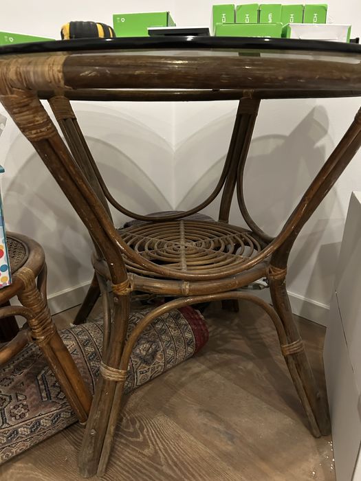 Mesa em bambu e vidro com 3 cadeiras