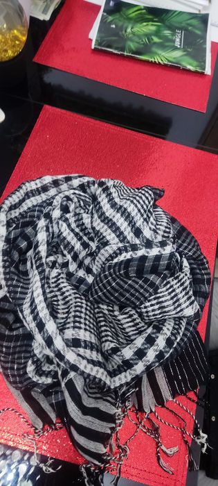 Szal arafatka ze srebrną nitką