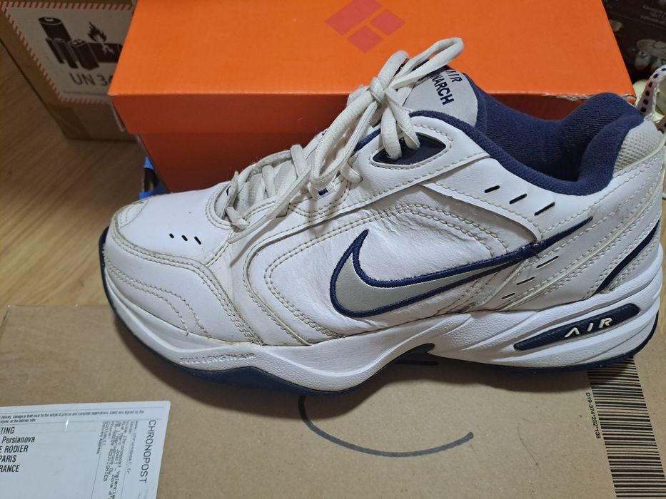 Продам кроссовки Nike Air