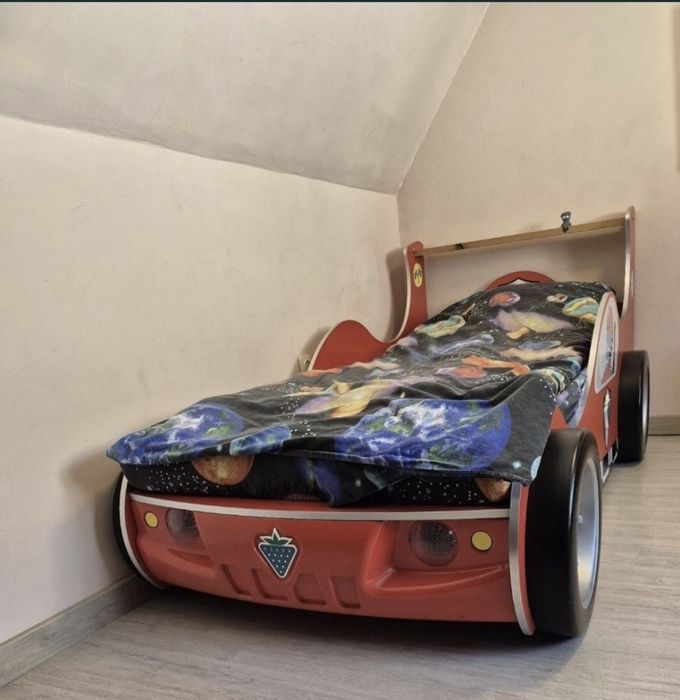Дитяче ліжечко машинка