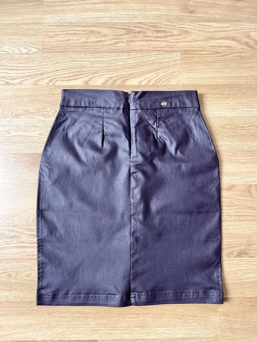 Fioletowa krótka spódnica 40 Monnari ze złotym paskiem nowa z metką