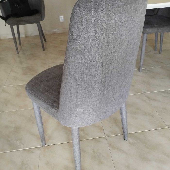 7 Cadeiras alcochoadas cinzentas