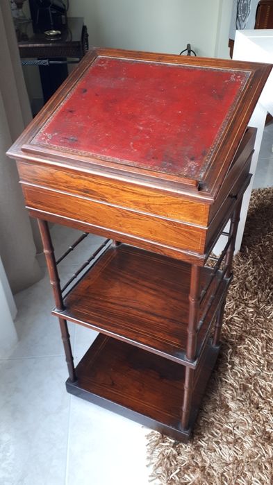 Mesa de leitura "da Bíblia ". Início séc. XX.