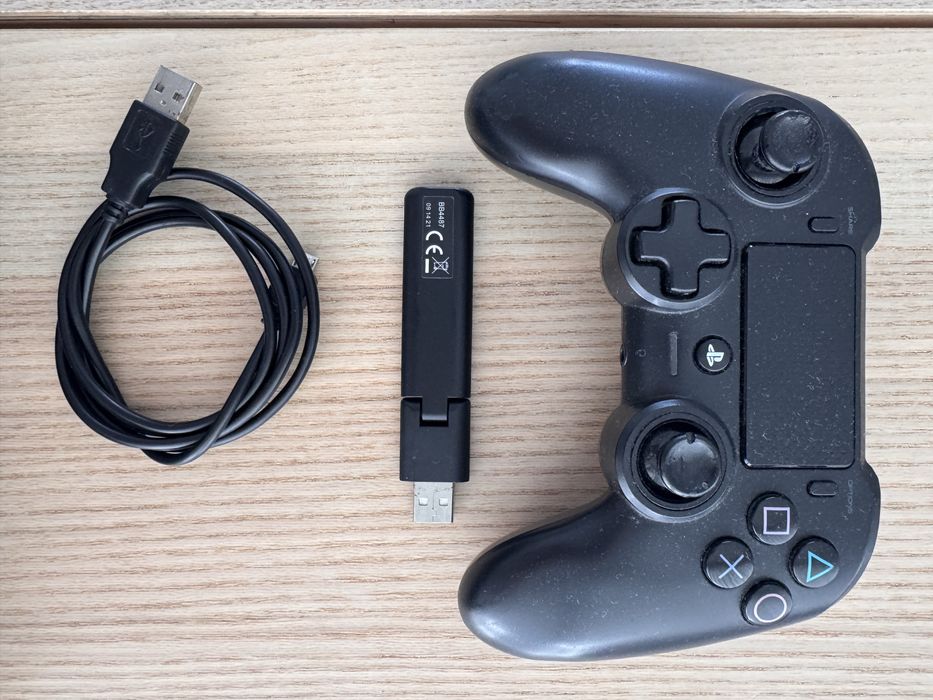 PS4 fat 500gb + comando sem fios + fios+ jogos