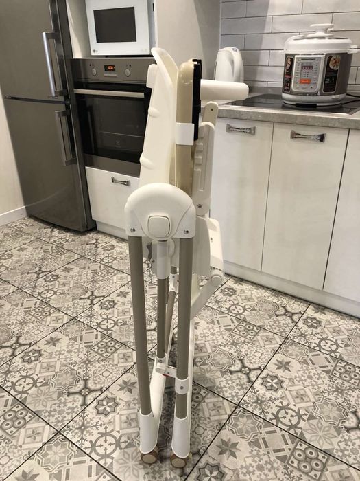 Стілець для годування М 5897 Beige