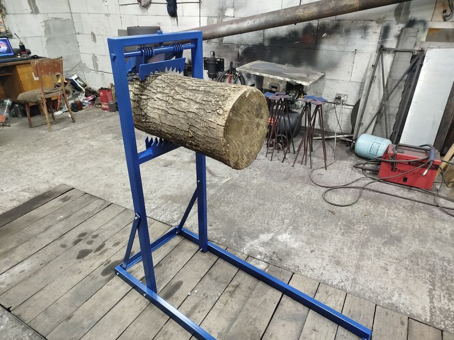 Стійка- тримач для розпилювання колод..дрова