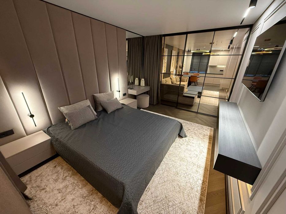 Двокімнатна квартира-студія в центрі міста!!Дизайнерський ремонт!!