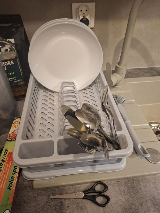 Zestaw: sprzęt kuchenny, mop, odkurzacz