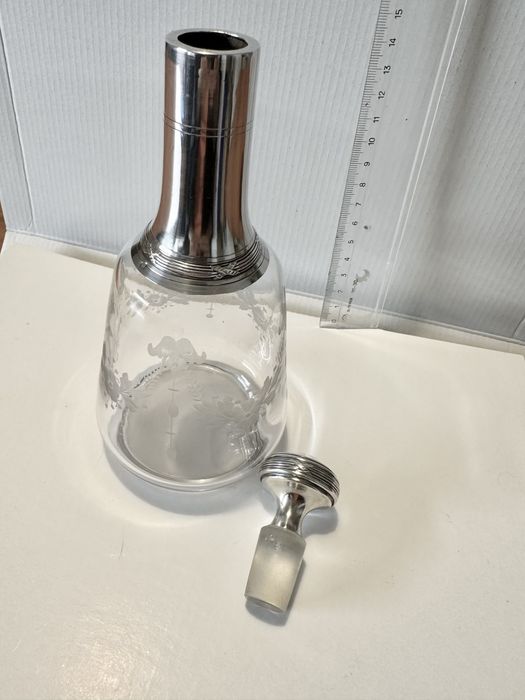 Frasco antigo com tampa, prata