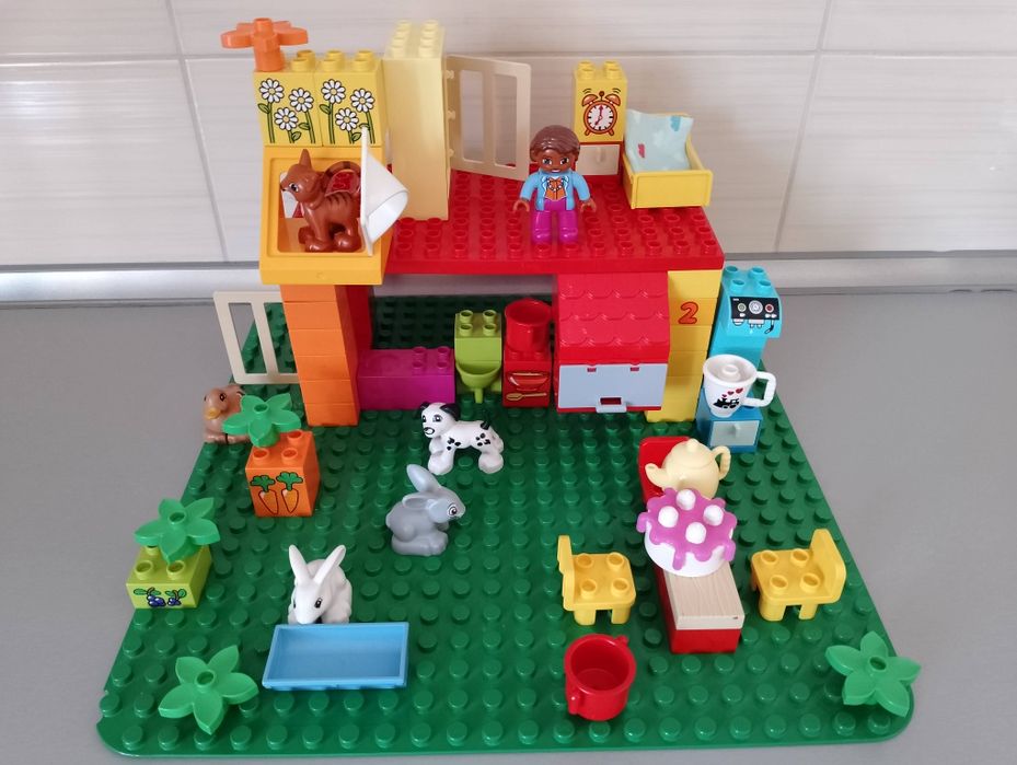 Domek Lego Duplo plus duża zielona płytka konstrukcyjna Lego
