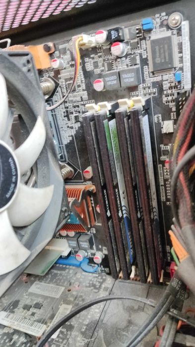 *** Komputer gamingowy ***