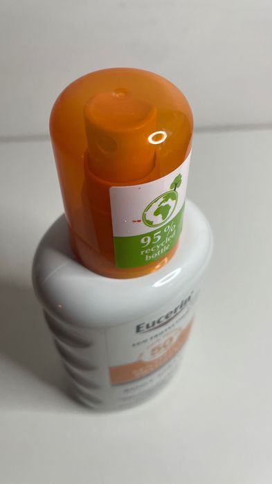 (121) Eucerin Sun Protection Sensitive Protect, spray ochronny do twarzy i ciała SPF50+, 200ml