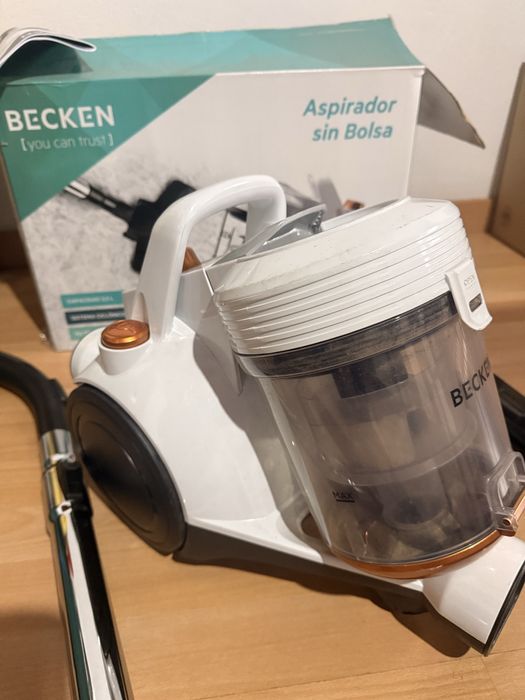 Aspirador  potente e novo