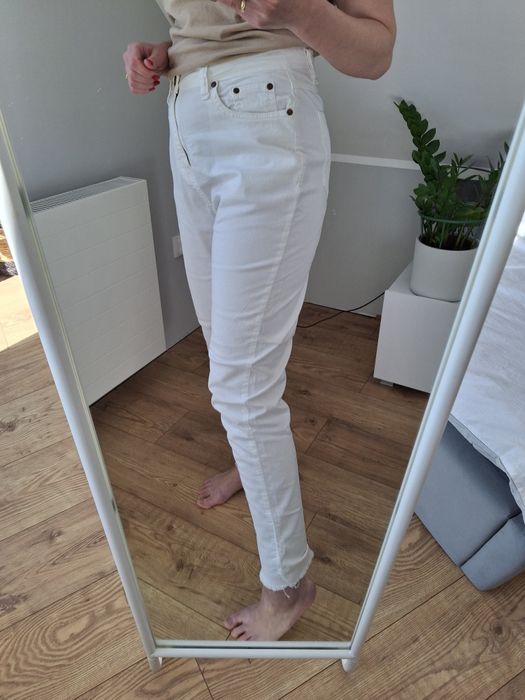 Rozmiar M, Prettylittlething białe damskie spodnie