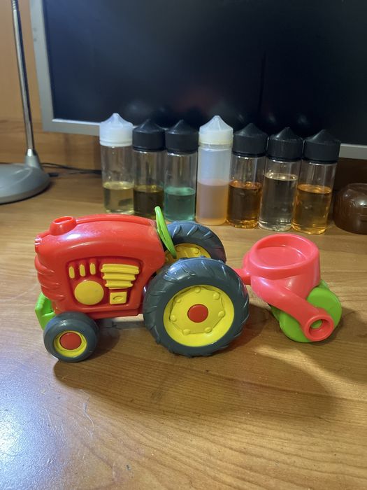 Samochodzik zabawka:traktor Play-Doh,stan bdb