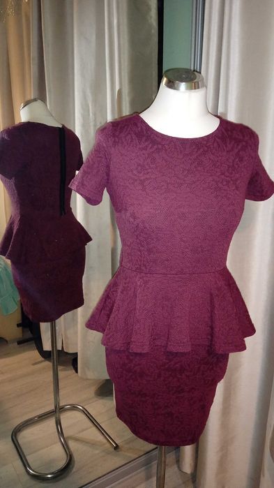 Śliwkowo wiśniowa sukienka baskinka święta zamek 36