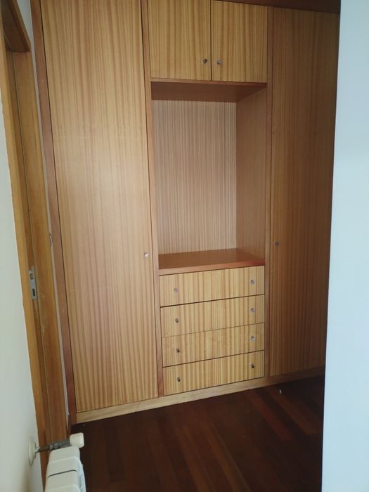 Aluga-se quarto com suíte ao Hospital S. João