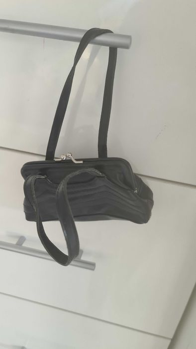 Torebka minimalistyczna czarna do ręki