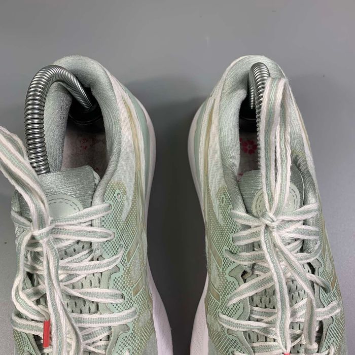 asics gel nimbus 23 бігові жіночі кросівки