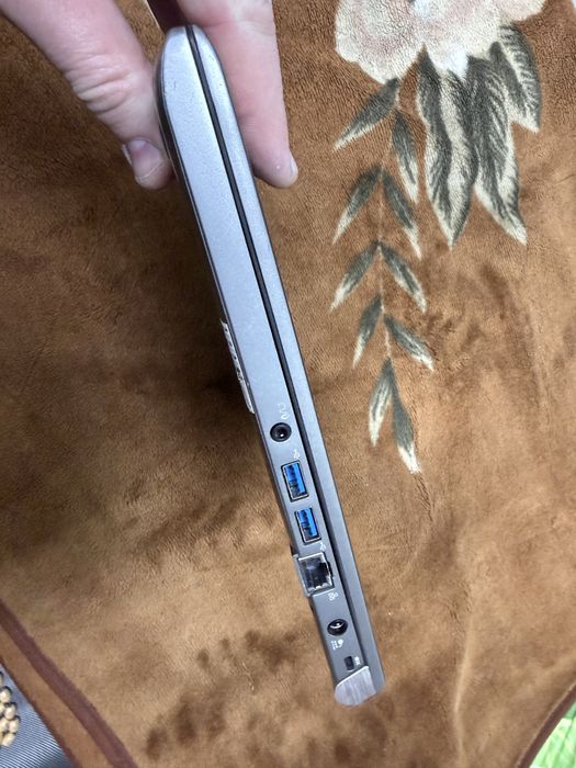 Toshiba Tecra С40 i5-6300/8GB/SSD 240/HD Graphics 520/Full HD/нет клав