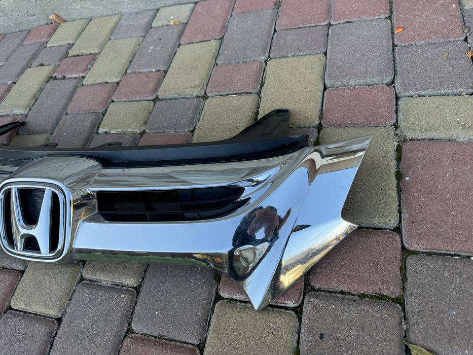 honda crv решітка радіатора 2015-2018