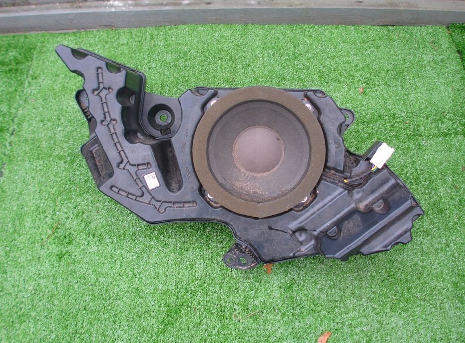 toyota chr ch-r głośnik subwoofer jbl