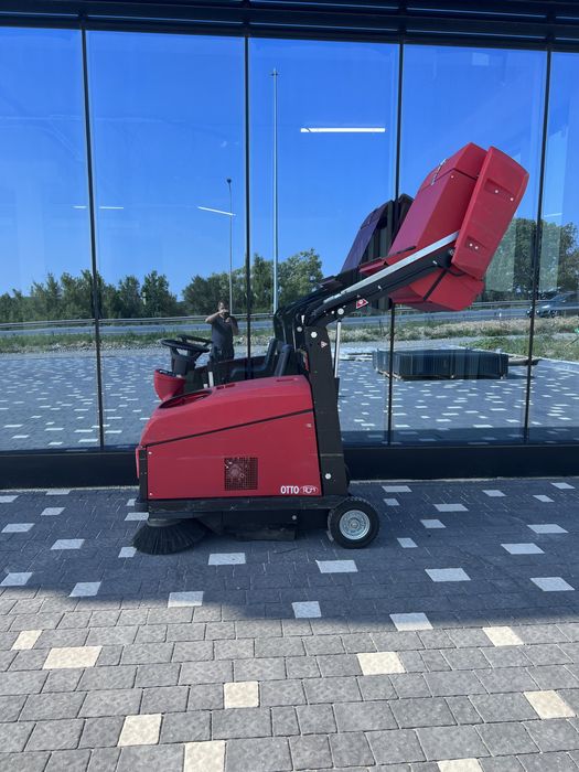 Підмітальна машина RCM otto E top karcher