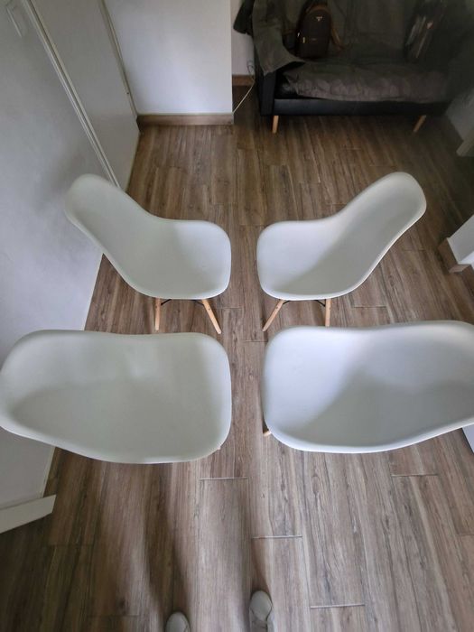 Mesa de Jantar Retangular + Conjunto de 4 Cadeiras Brancas