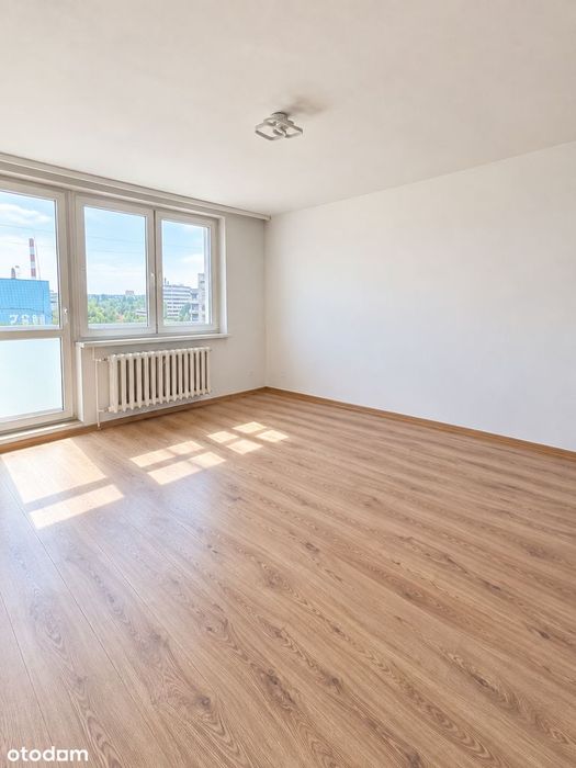 3 pokoje, osobna kuchnia, balkon, osobne wc