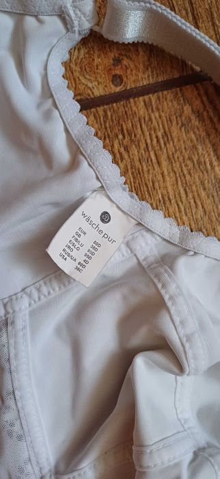 Biały biustonosz Wäshe Pur w r. 80 D