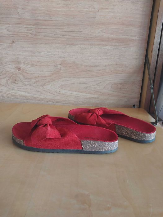 Klapki firmy DeeZee rozm.40, dł.wkładki 25 cm.