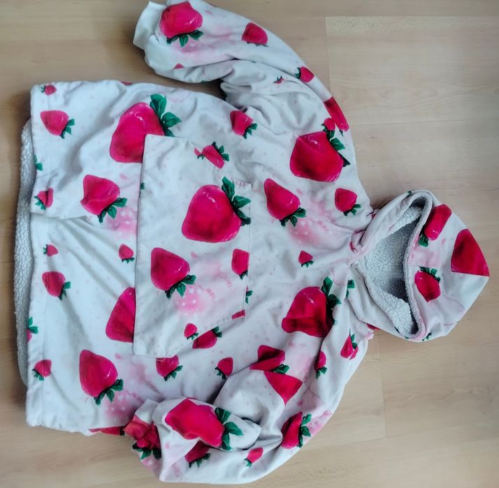 Bluza truskawki r.S Primark piżama kożuszek