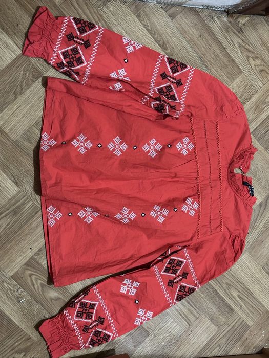 Вишиванка жіноча фірми Зара