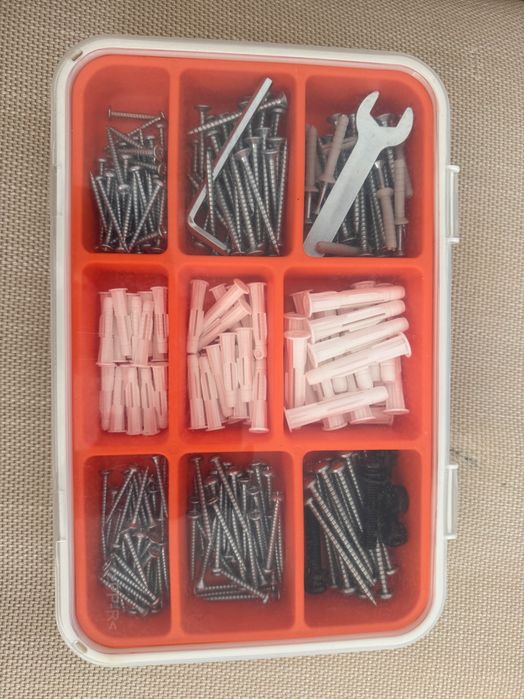 Kit casa nova IKEA FIXA: ferramentas, parafusos, buchas e ganchos | IKEA FIXA new home kit: tools, screws, wall plugs and hooks