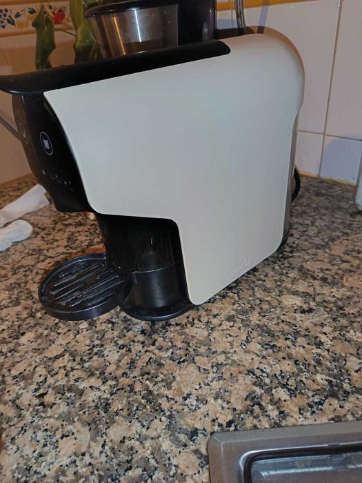 maquina de cafe capsulas delta branca para pecas