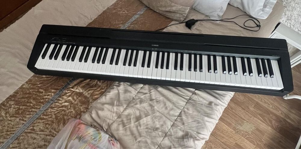 Piano Como novo