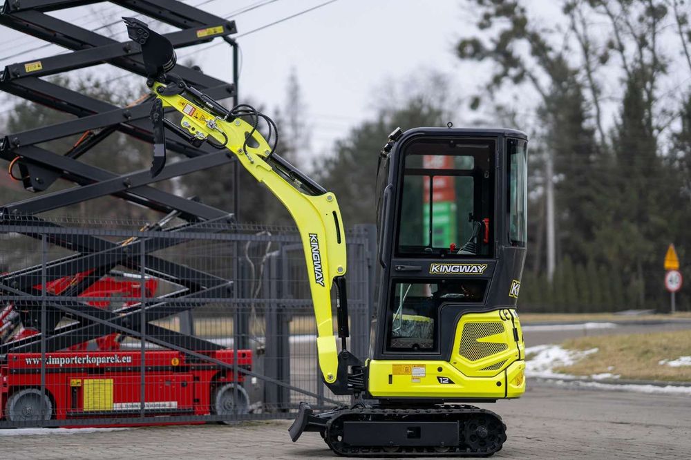 Minikoparka KUBOTA silnik 1200 kg skrętne ramię 3 cylindry + łyżki