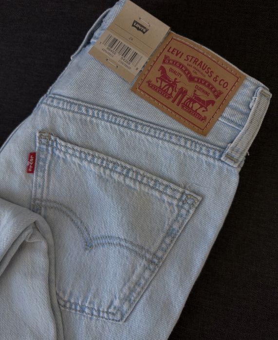 Джинси оригінал Levi’s low pro ligtweight right over light wash  р 28