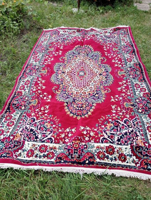 Продам коври  на підлогу