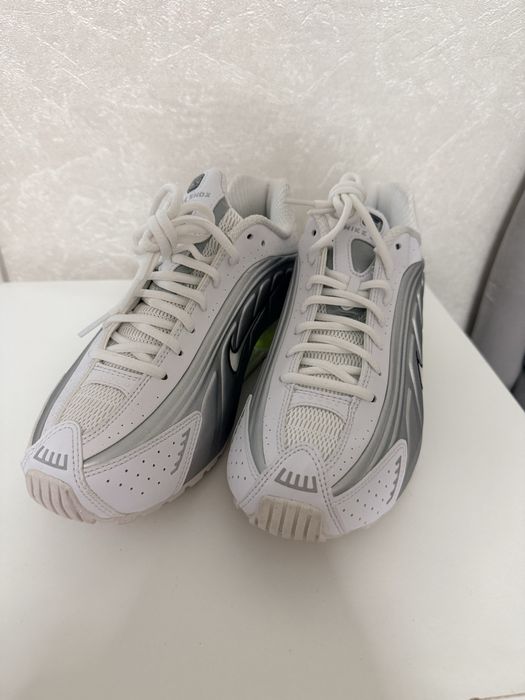 Оригінальні кросівки Nike Shox TL (AR3565-102) — Розмір 39 (25 см)