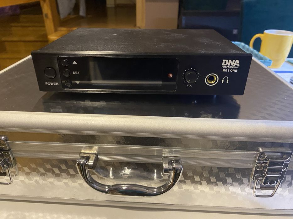 Monitor sceniczny douszny odsłuch z walizką