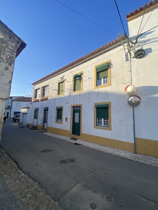 Moradia T5 em Tolosa (Nisa) – Versatilidade e Alto Potencial de Investimento