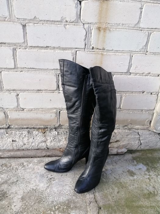 Ботинки высокие кожаные женские.